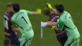 Real Zaragoza goalkeeper Andrada punched Huesca's Jorge Pulido in Spanish second division game. (Screengrab/X)
