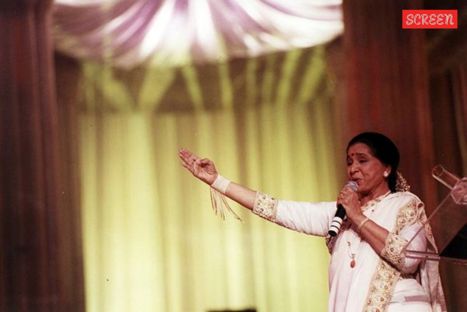 आशा भोसले