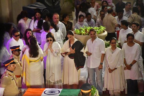 Tabu at Asha Bhosle funeral