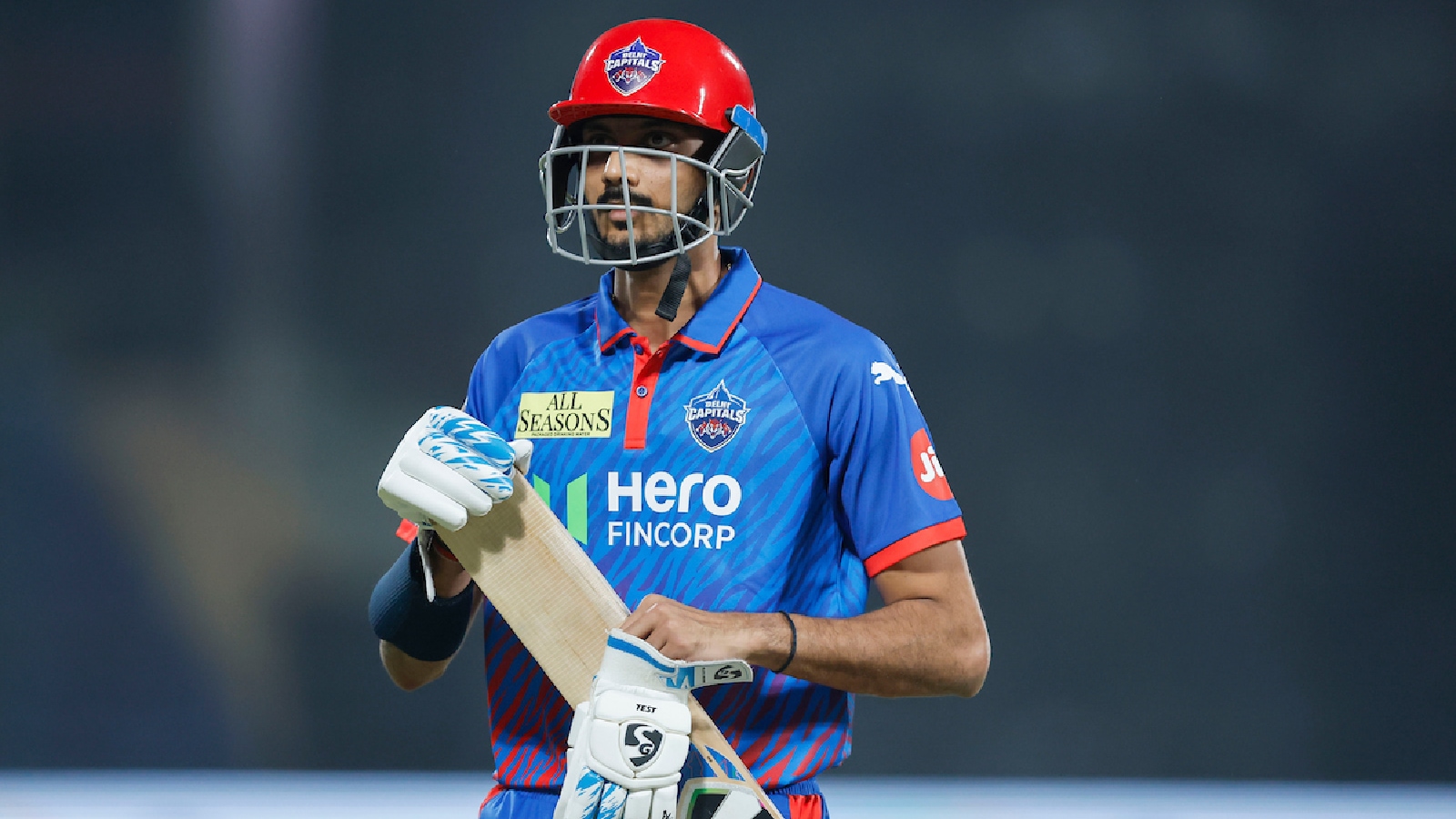 Axar Patel DC RCB