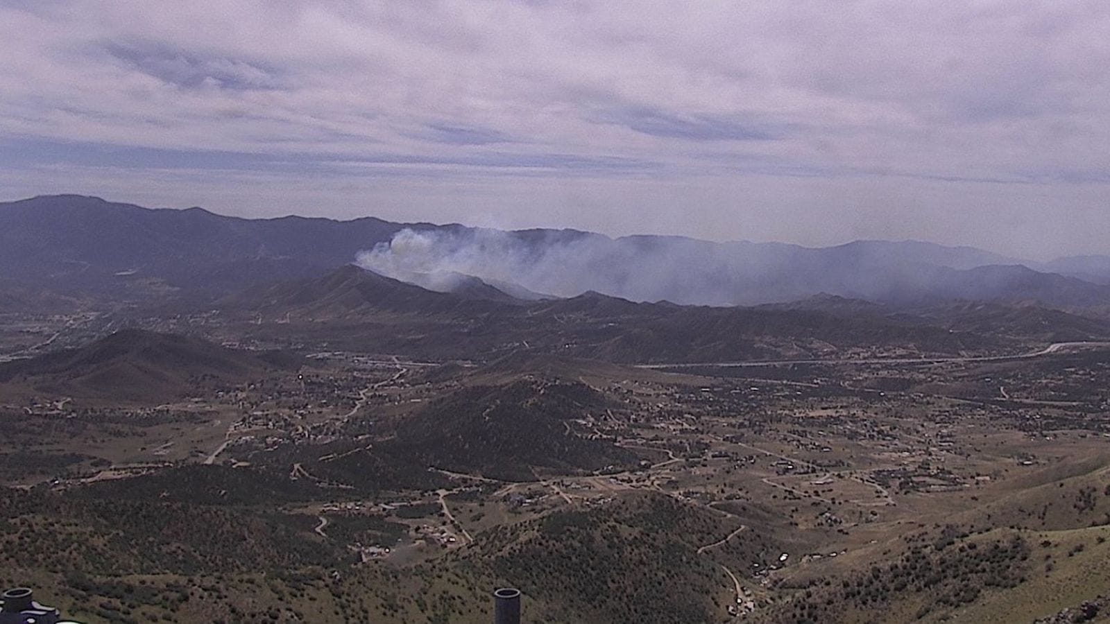 2 wildfires burn through Southern California in US, evacuations ordered