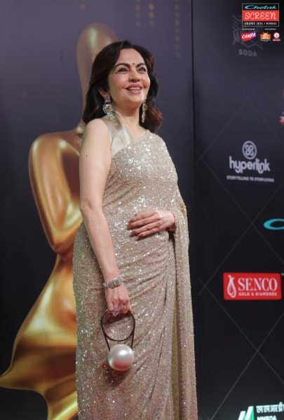 चेतक स्क्रीन अवार्ड्स 2026 में नीता अंबानी का लुक