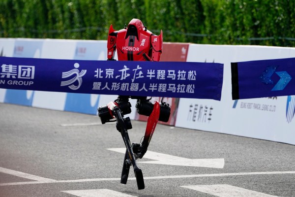 robot in a marathon