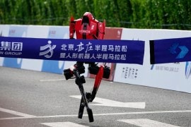robot in a marathon
