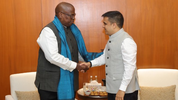 CWG 2030: Donald Rukare, President of Commonwealth Sport, meets Gujarat's Deputy Chief Minister Harsh Sanghavi. (Photo: Harsh Sanghavi via X)