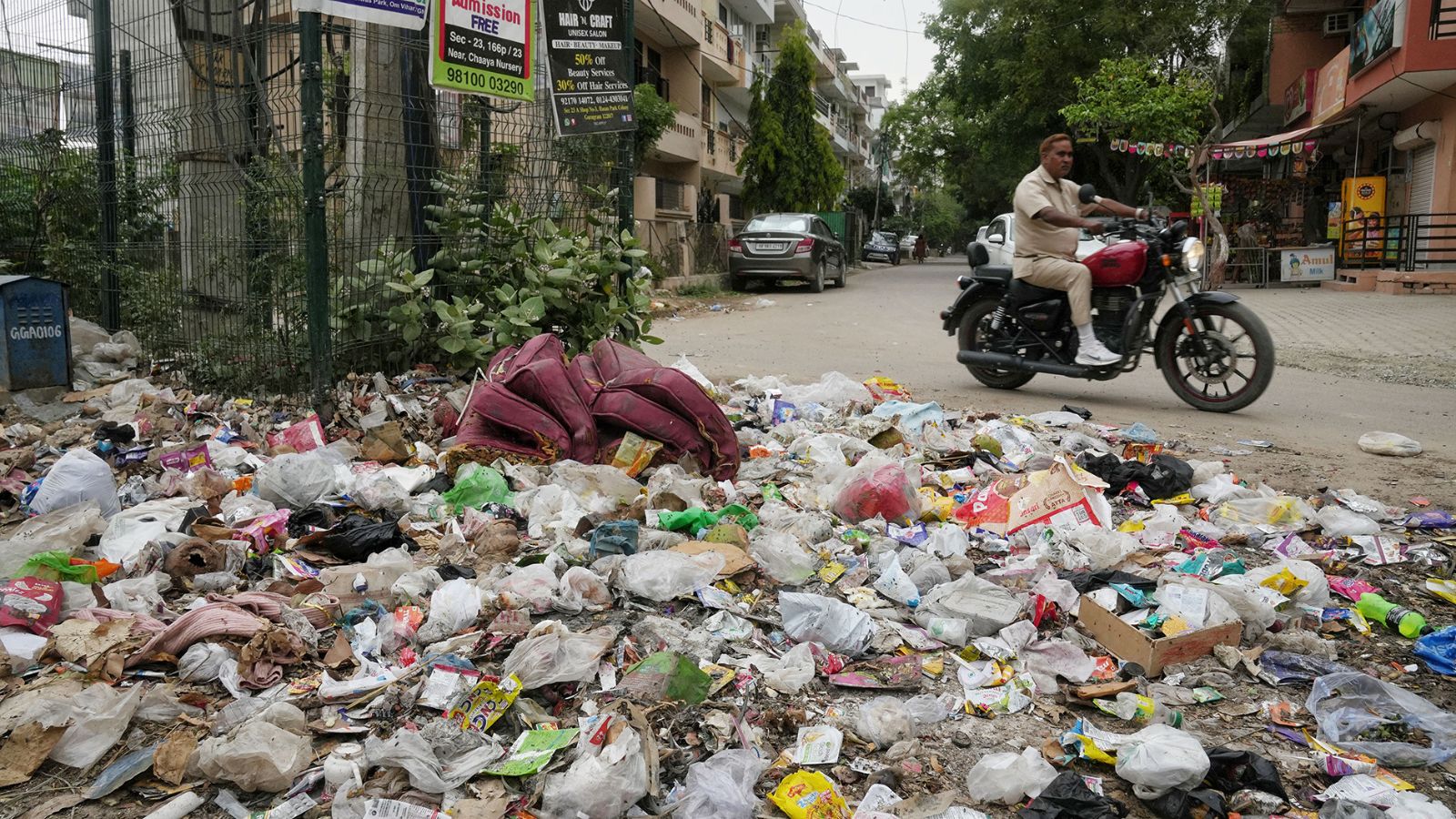 Gurgaon’s waste standoff: RWAs push back on waste rules
