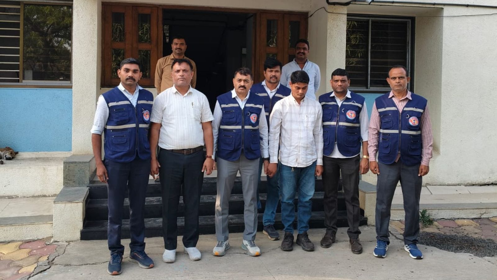 Fire officer, aide arrested after being caught accepting bribe of Rs. 2 lakh in Bhavnagar