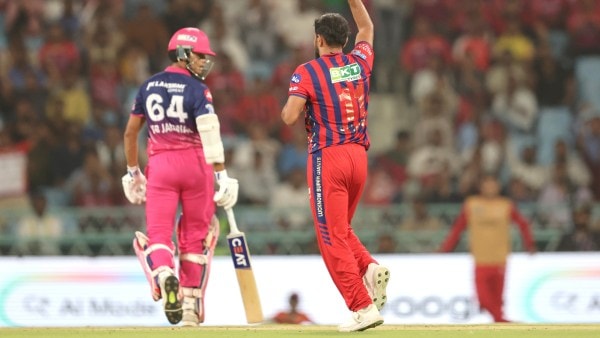 Yashasvi Jaiswal was dismissed by Mohammed Shami during IPL 2026 match vs RR and LSG. (CREIMAS FOR IPL)