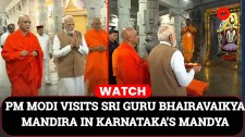 Narendra Modi offers prayers at Sri Guru Bhairavaikya Mandira in Mandya