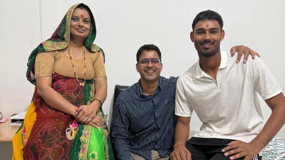 Lucknow Super Giants' Mukul Choudhary with his father Dalip and his mother. (Photo by special arrangement)