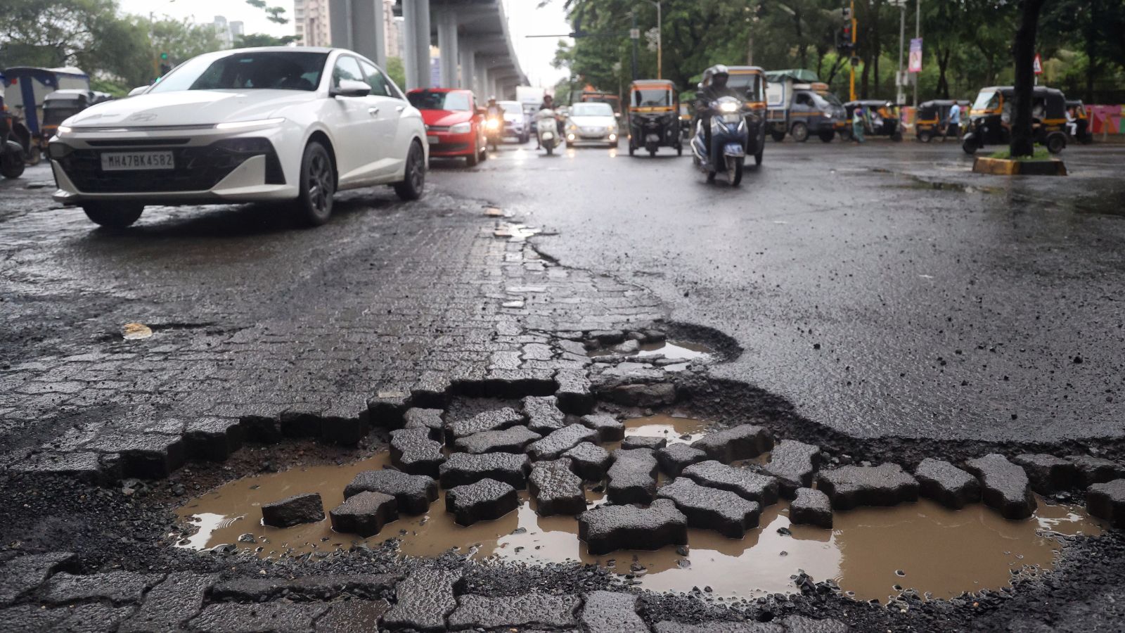 ‘Asked to withdraw complaint’: Mohali ex-councillor questions road quality