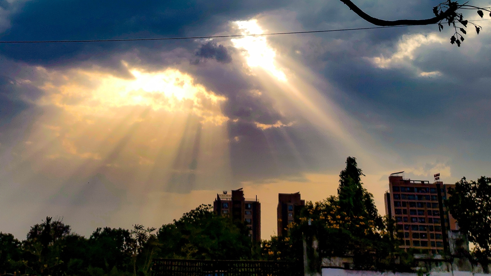 Gujarat: This weekend, state to feel the ‘heat’; IMD issues yellow alert