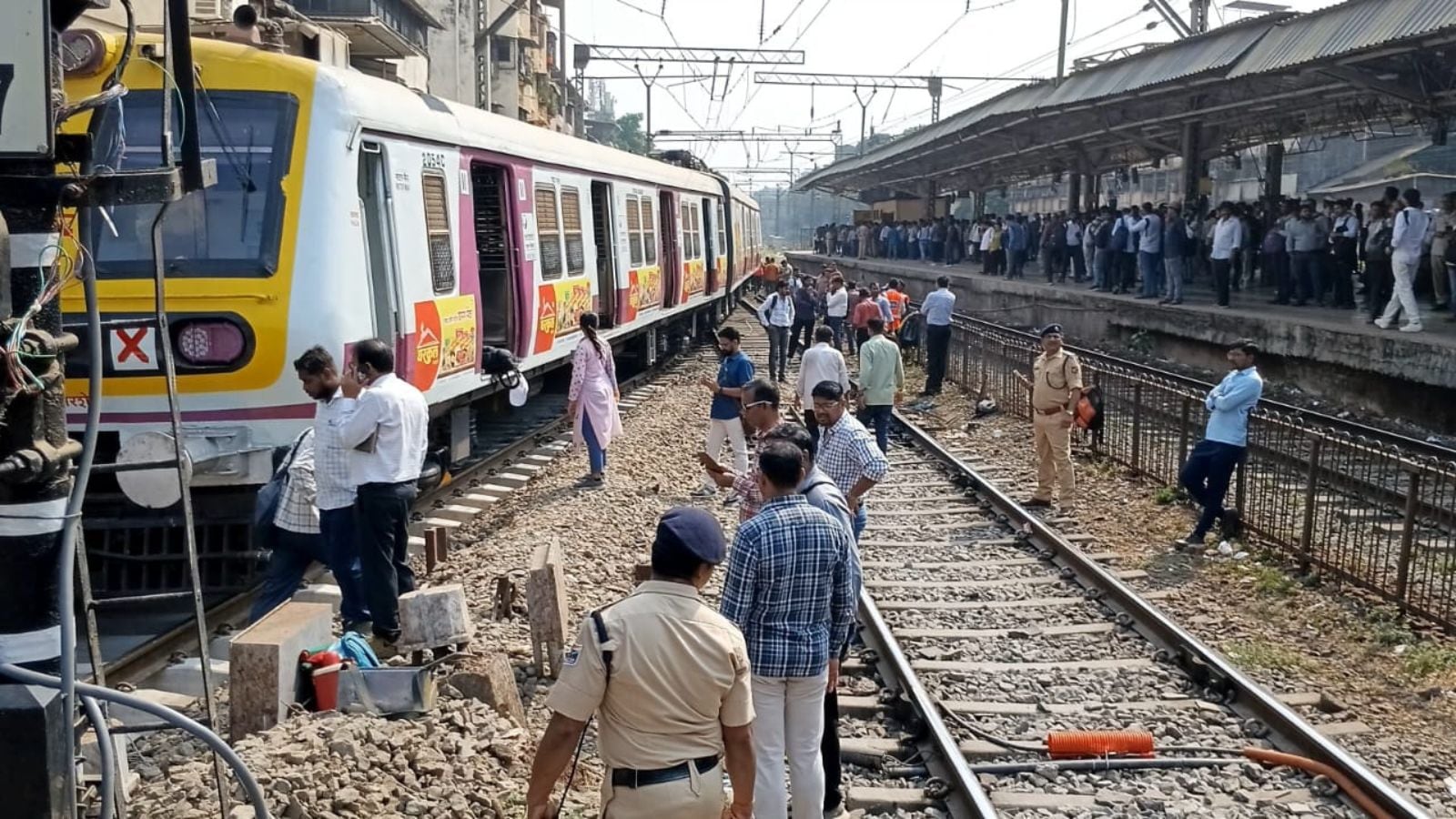Crowd Swells at Dombivli Station After Local Train Derailment