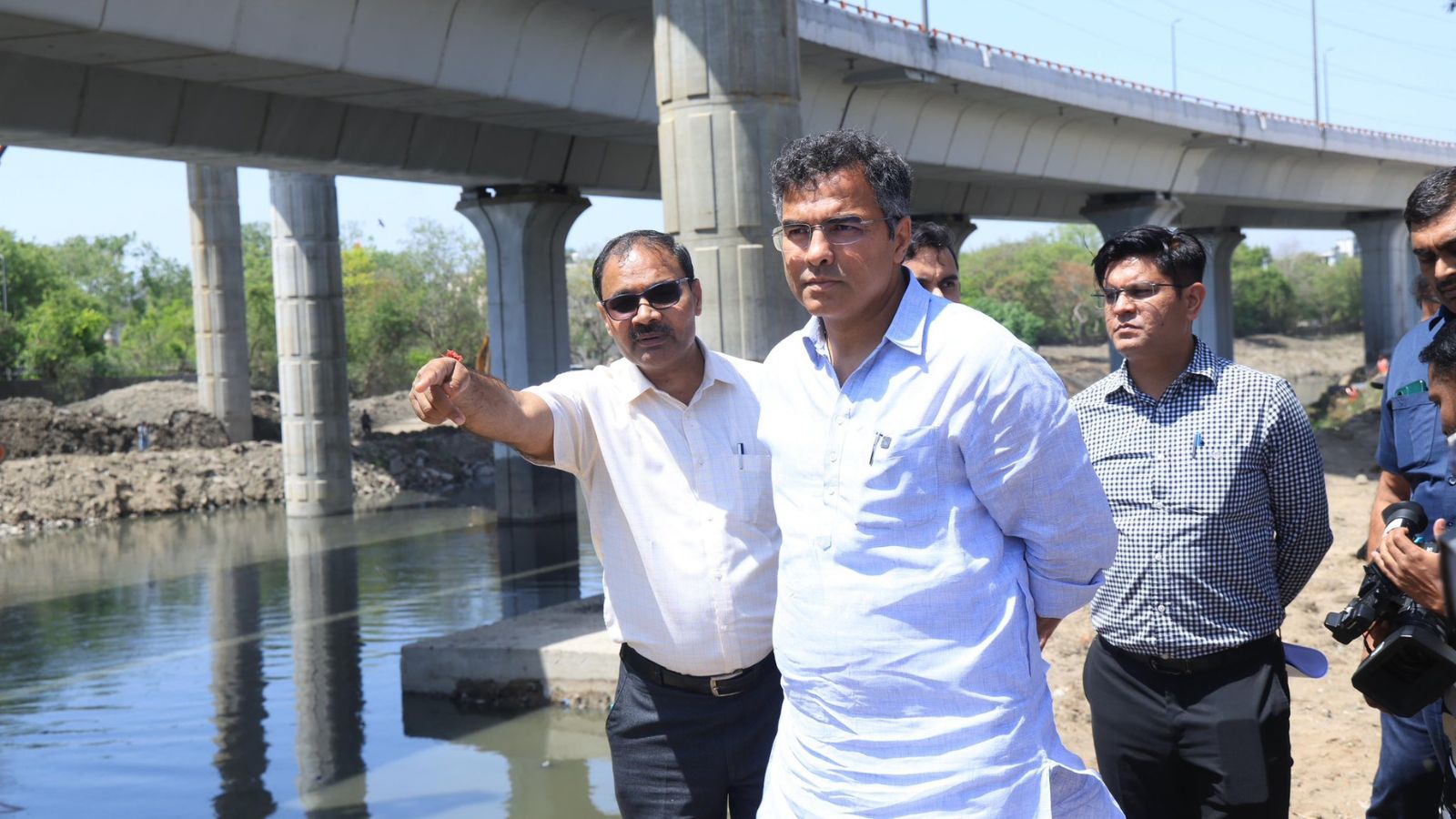 Eye on monsoon: Part of Delhi Gate drain, covered for 40 yrs, being cleaned, says Minister