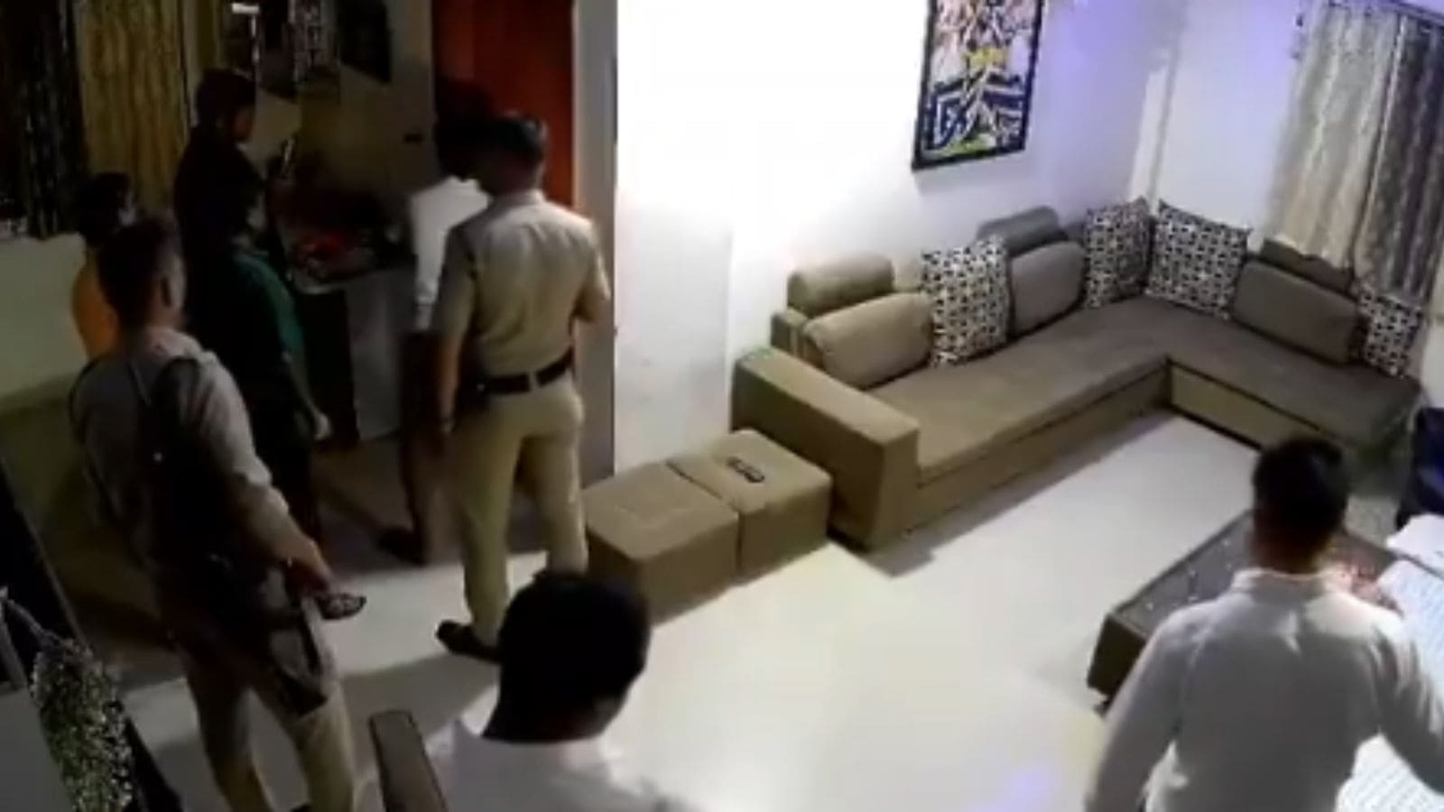 Amrendra Singh, Additional Deputy Commissioner of Police, said the suspended cops include Sanjay Bishnoi, Praveen Bhadoria, Dinesh Jat, Ravindra Kushwaha and a head constable. (X/@jitupatwari)