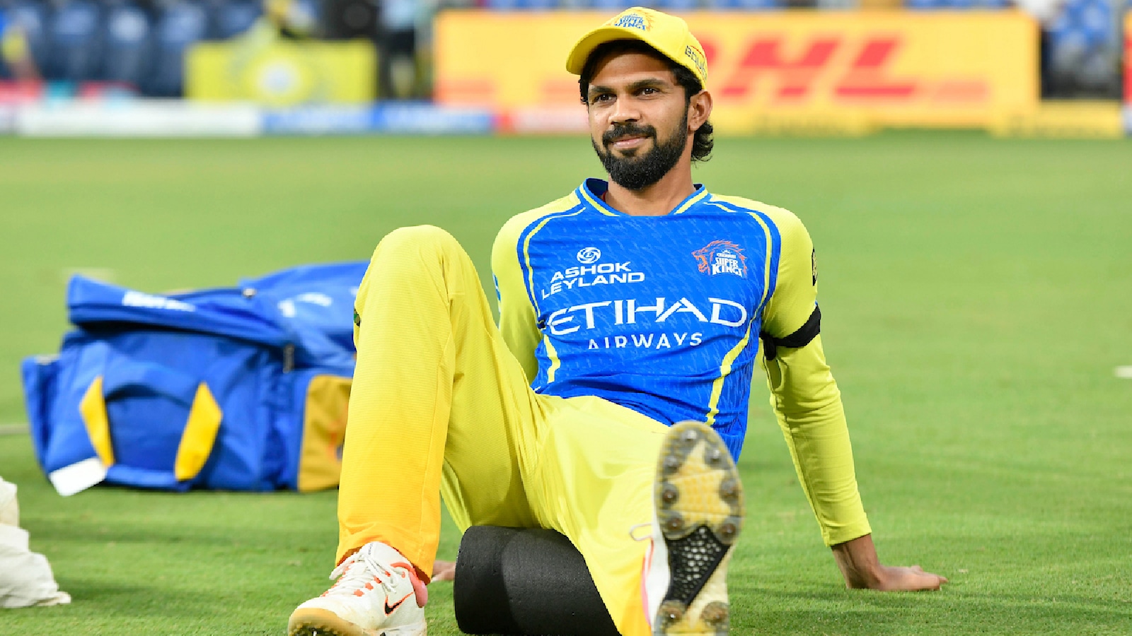 Why are Chennai Super Kings players wearing black armbands in IPL match vs Mumbai Indians
