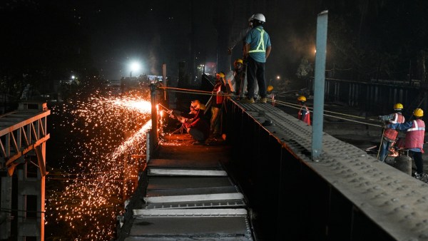 Force majeure on Mumbai skyline, Mumbai skyline, Mumbai infrastructure push, iran war impacts Mumbai infrastructure push, weat asia war impacts Mumbai infrastructure push, Mumbai projects stalled, Mumbai news, Maharashtra news, Indian express, current affairs