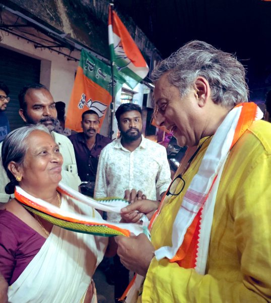 Wit, warmth and Tharoor's roadshow: At odds with party, Congress leader leads Congress' push for Kerala