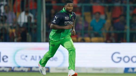 Romario Shepherd RCB vs DC