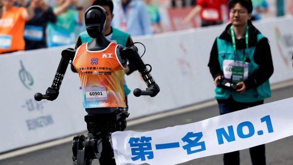 China dominates global humanoid robot installations, accounting for more than 80% of the 16,000 units installed worldwide in 2025, according to Counterpoint Research (Image: Reuters)