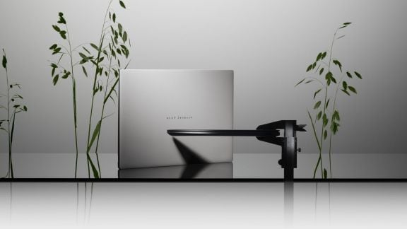 Thin-and-light laptops prioritise portability and everyday usability, making them ideal for professionals, students, and users on the move. (Image: Asus)