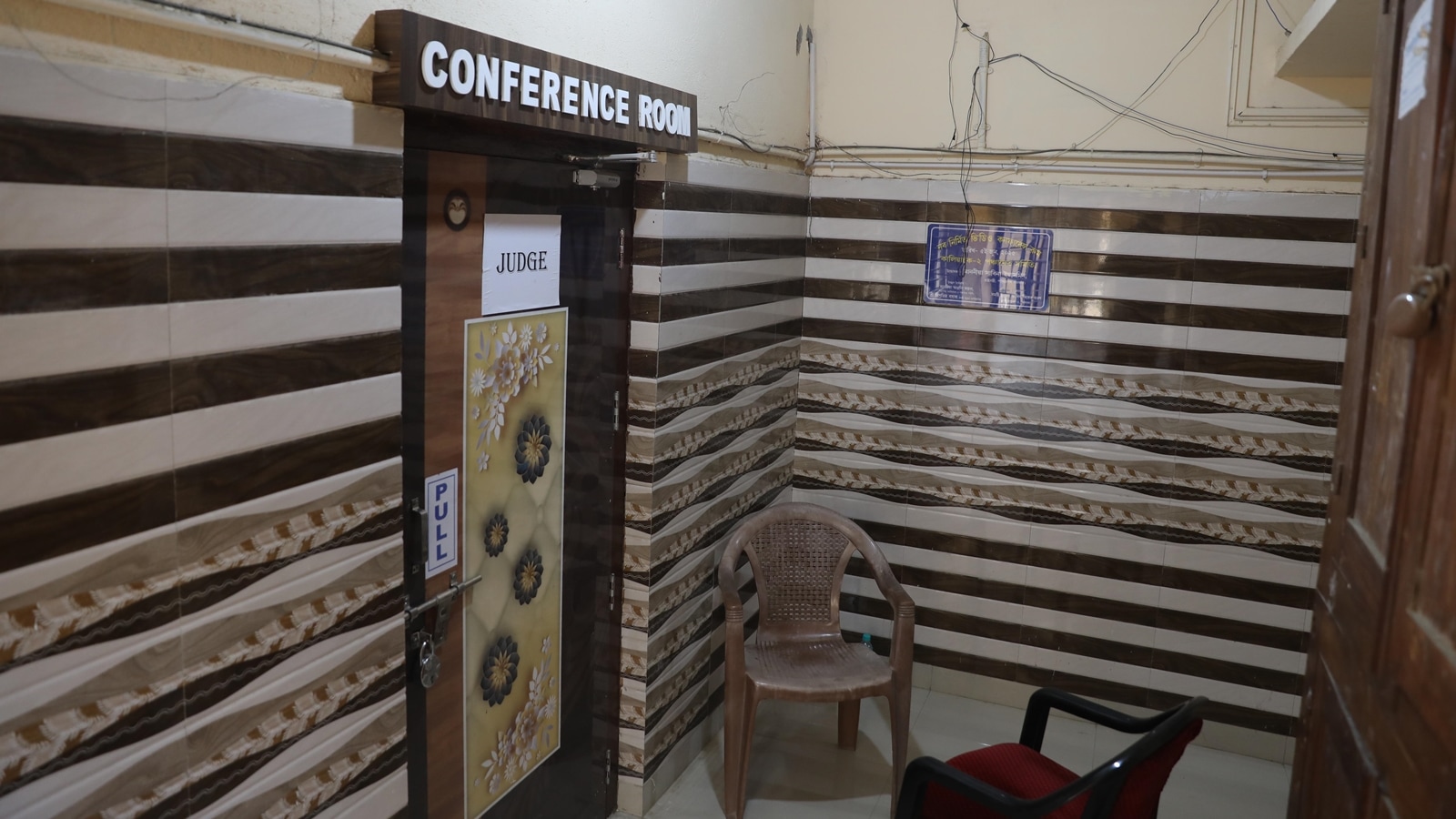 Violence-hit Malda BDO deserted as Bengal protests continue, as do queues of applicants