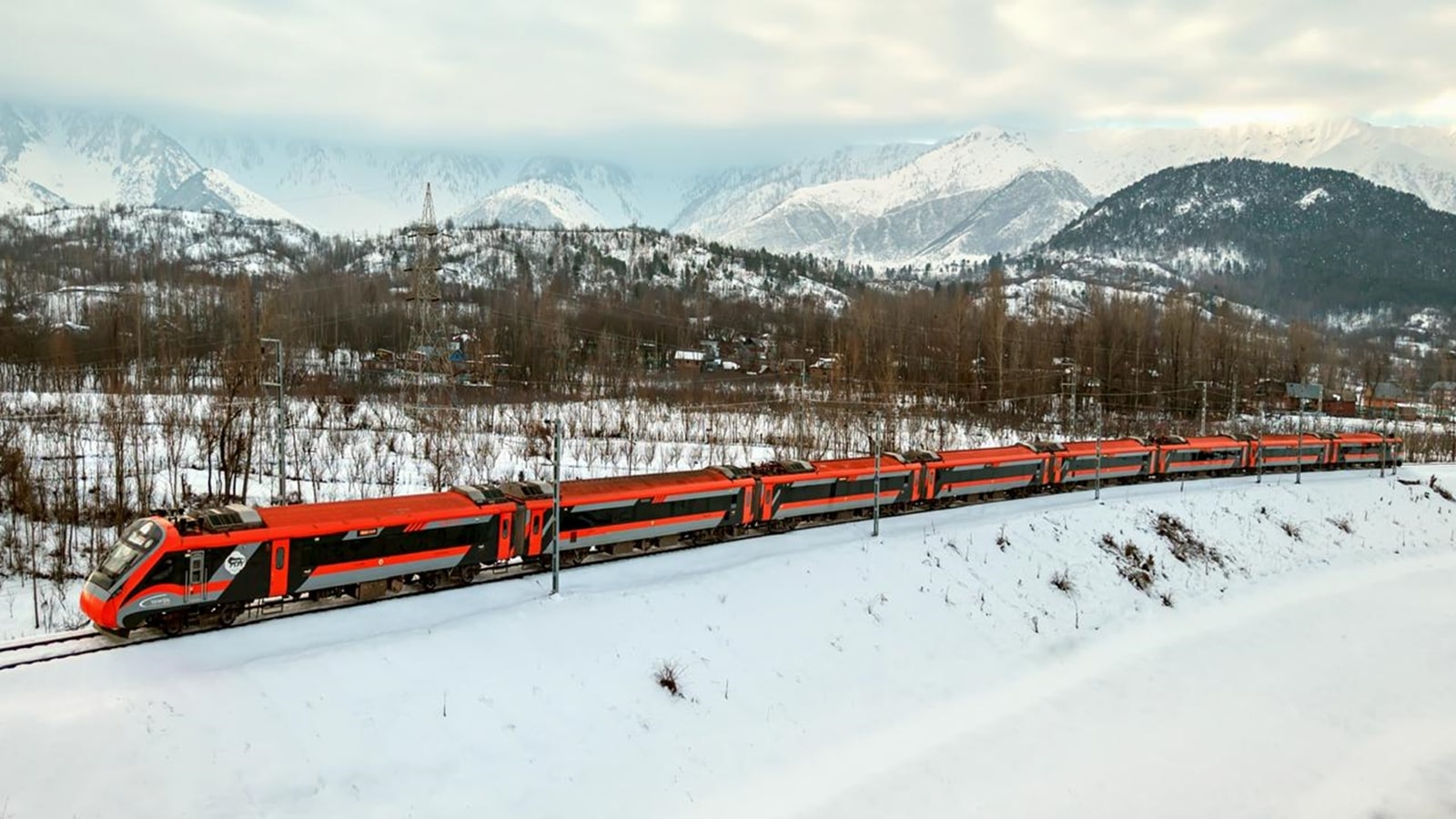Railway Minister to flag off Jammu to Srinagar Vande Bharat Express today, regular services to begin May 2