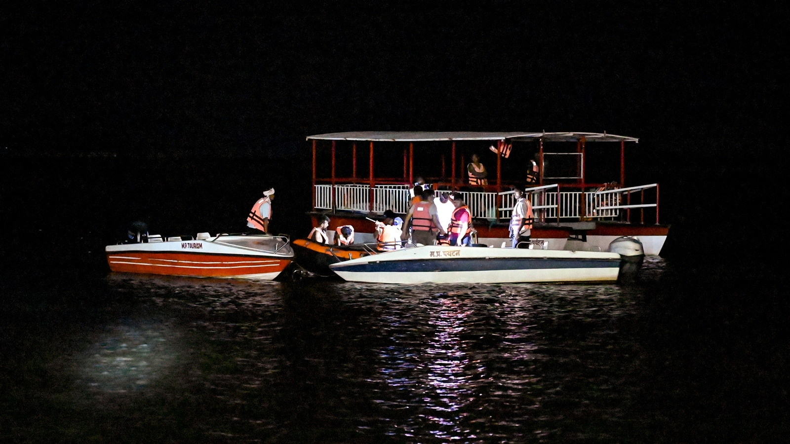 At least 15 missing, 4 dead as Narmada cruise boat capsizes during storm