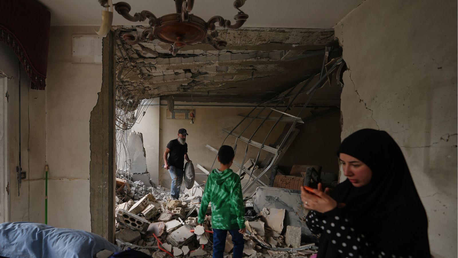 The Death of Diplomacy: Why Araghchi’s Moscow Trip Proves the US is Irrelevant