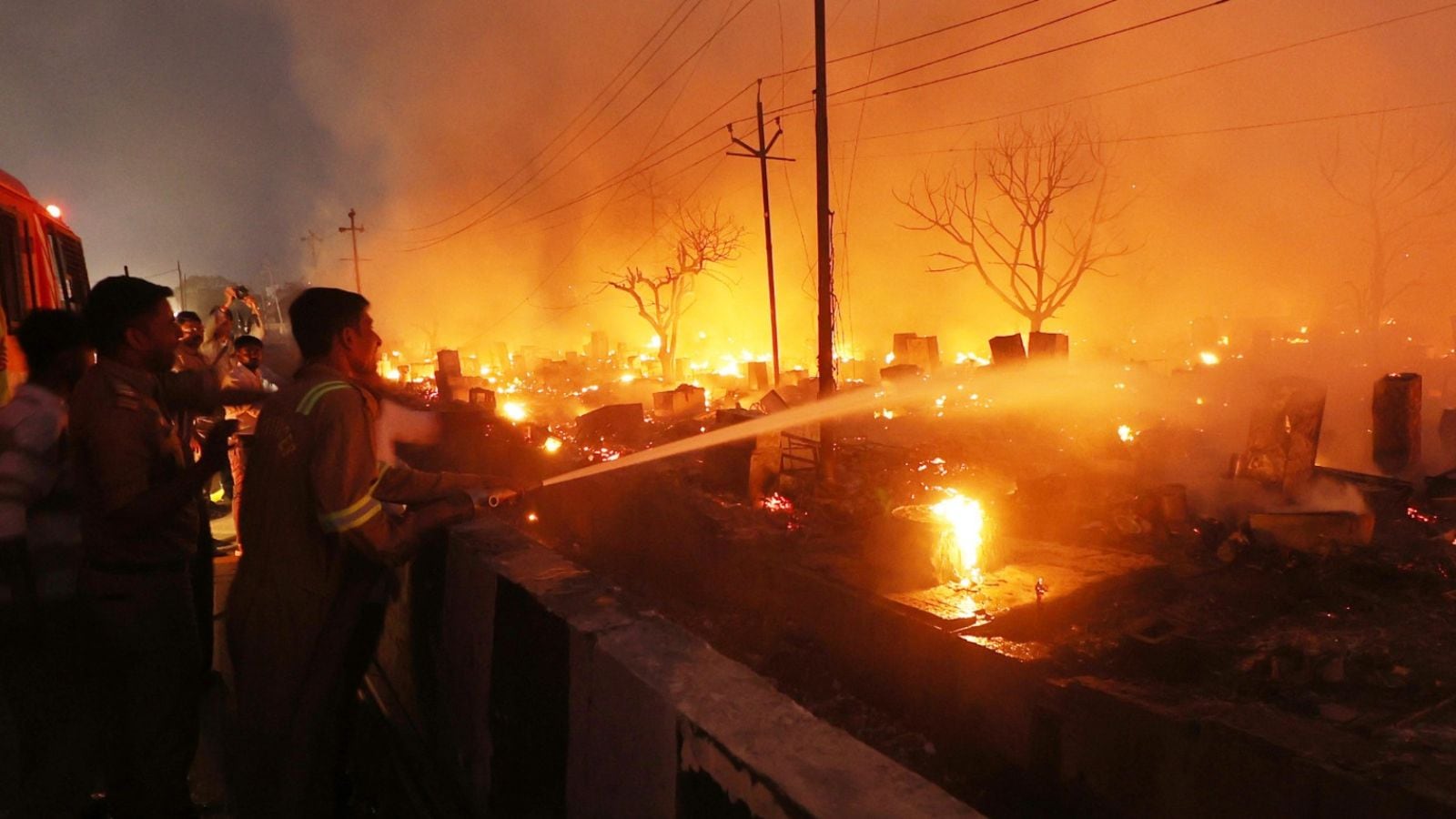 Two sisters killed in massive blaze that gutted 300 shanties in Lucknow’s Vikas Nagar