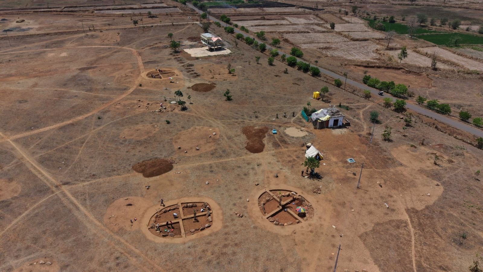 2,500-year-old burial site with bizarre ‘upside-down’ pots discovered in Maharashtra’s Bhandara