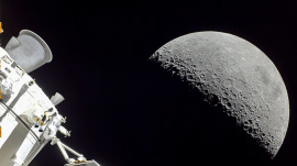 According to samples collected during Nasa's Apollo missions, helium-3 is found in greater quantities in the topmost layer of the Moon, called the regolith (Image: wikimedia commons)