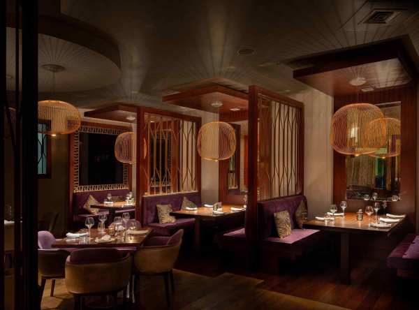 आशा दुबई में है.