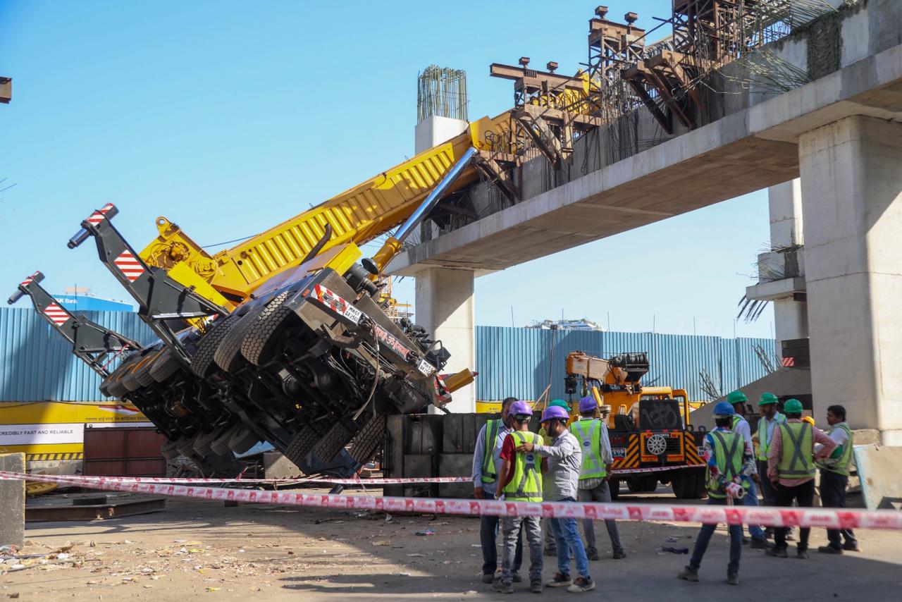 400-tonne crane topples in Bandra Kurla Complex, snarls early morning commute