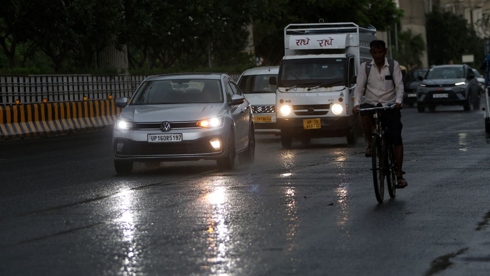 Temperature dips in Delhi as showers brings relief from scorching heat; rain likely tomorrow