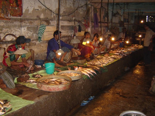 A fish market in Bengal (Wikimedia Commons)