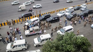 SP delegation stopped by police at Noida