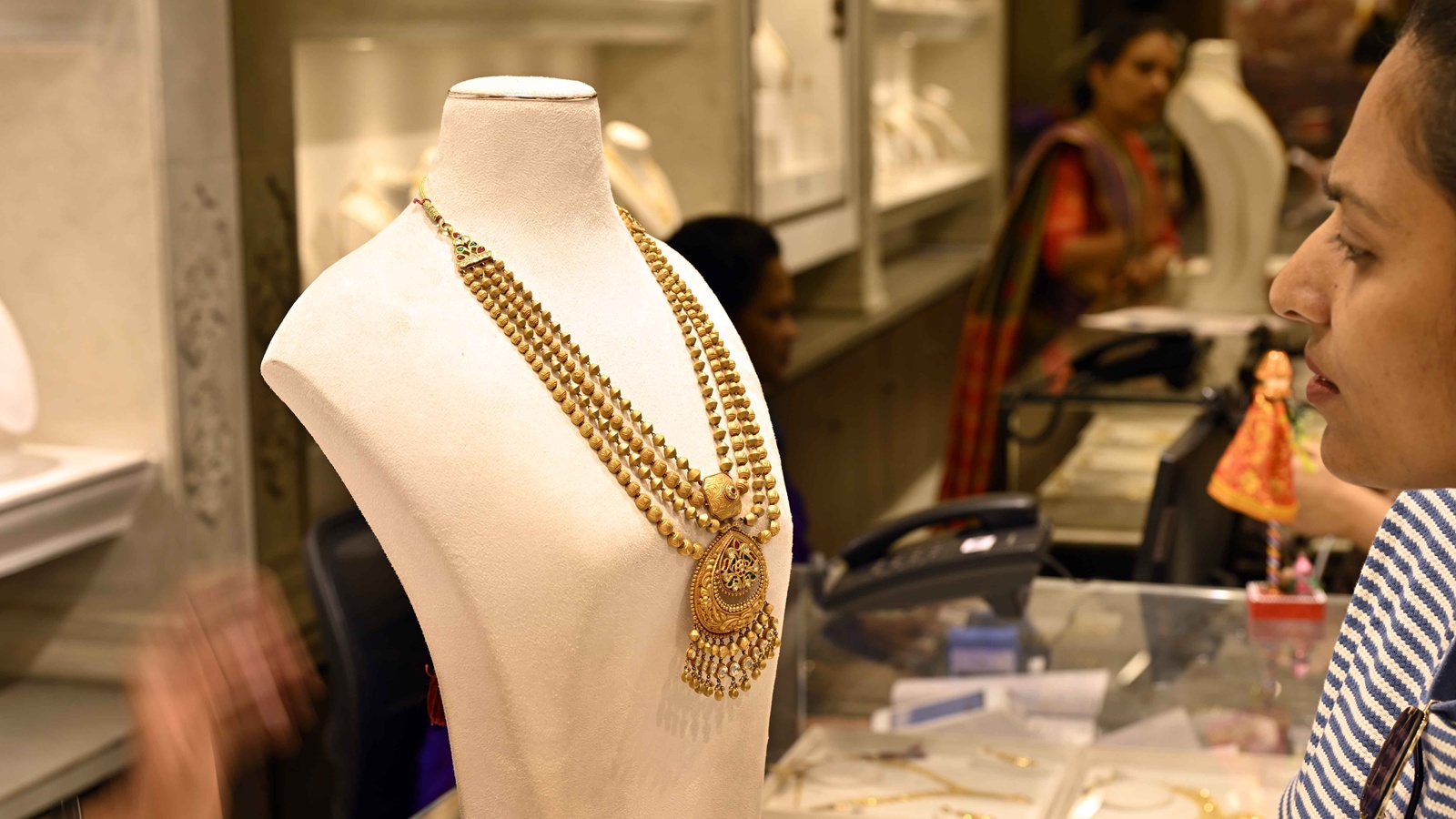 Gold Rate Today, April 6: Check 18, 22 and 24 carat gold prices in Chennai, Mumbai, Delhi, Kolkata and other cities