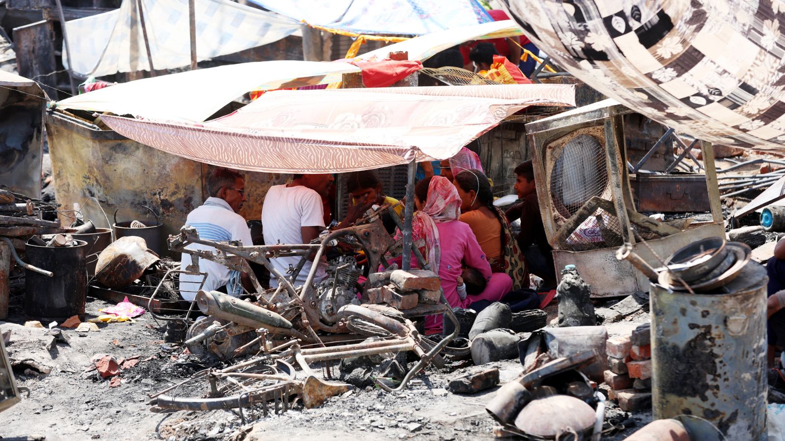 Lucknow slum fire aftermath: Two sisters charred to death, 300 homes turn to ash