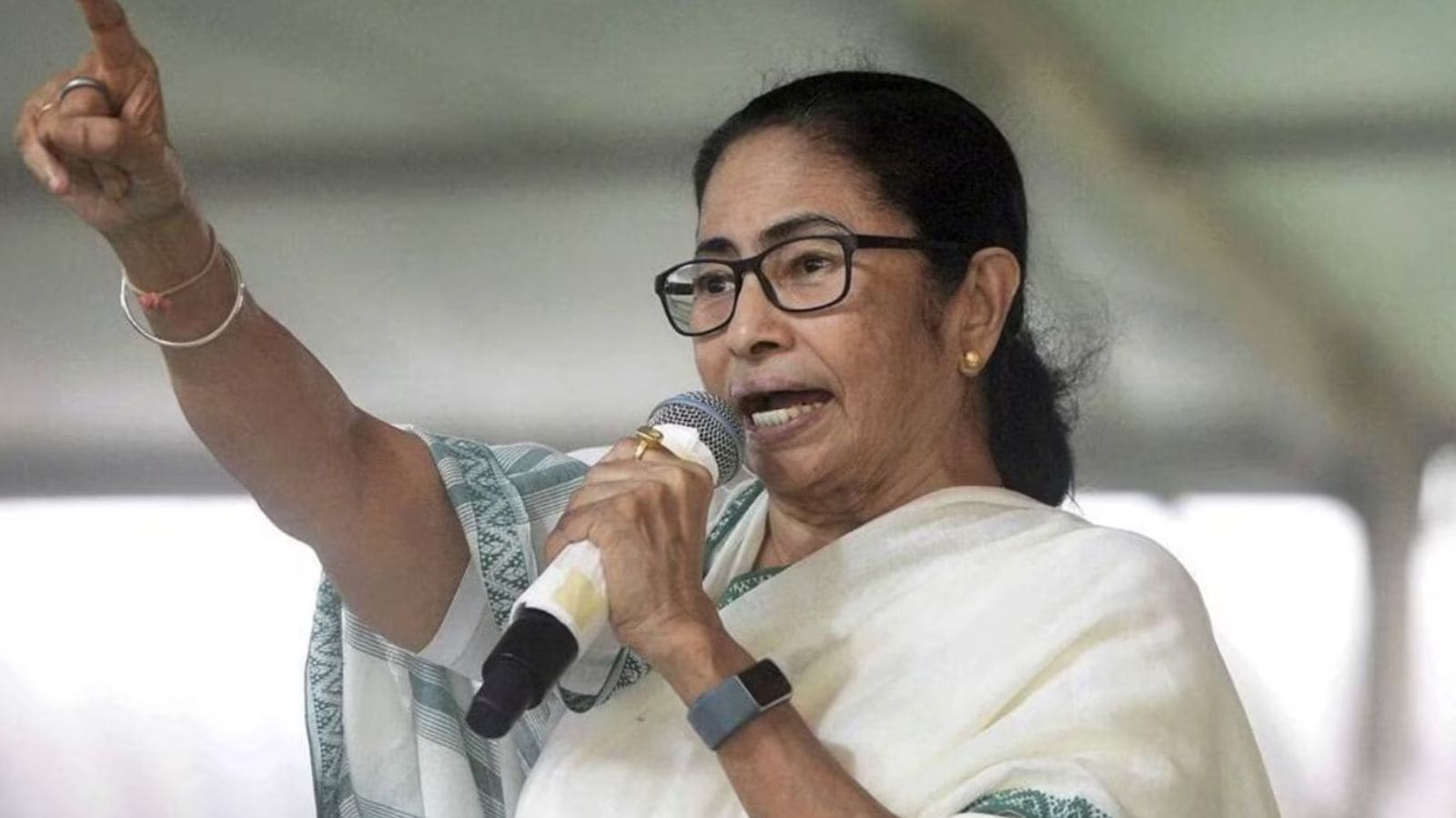 Mamata slams Amit Shah, calls him ‘destructive force’