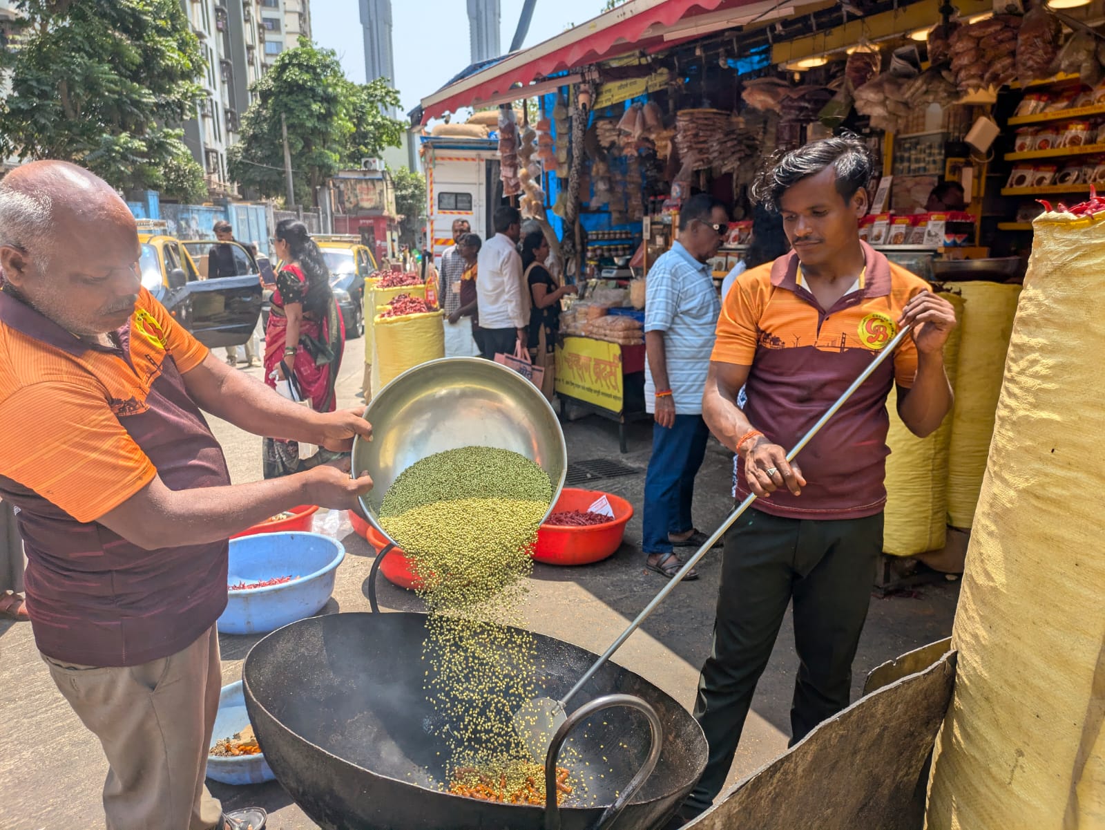 mirchi market mumbai