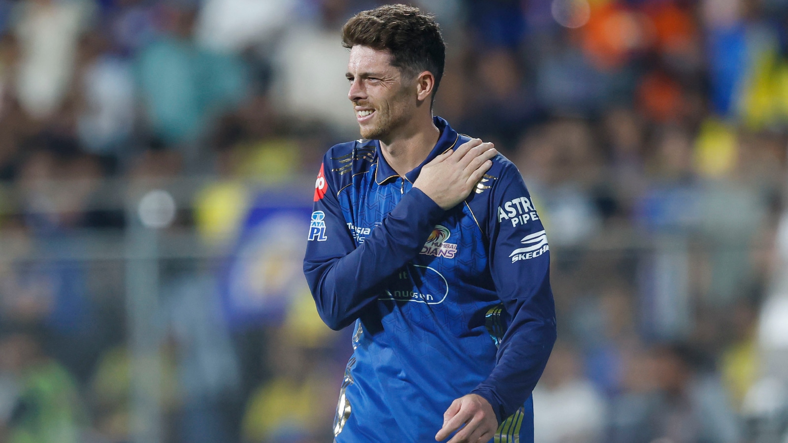 Jayawardene defends Mumbai Indians using concussion sub for Mitchell Santner