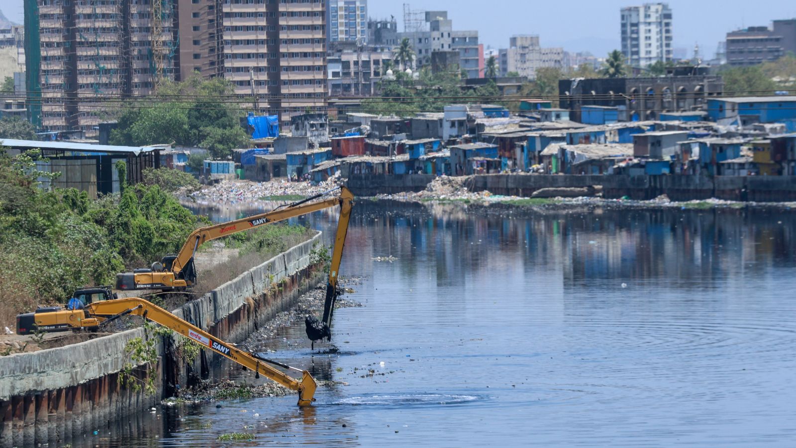 Mithi River desilting: BMC to focus on low-lying embankments to prevent flooding