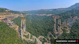 The length of the existing Mumbai-Pune Expressway stretch from Khopoli exit to Sinhgad Institute is presently over 19 km.