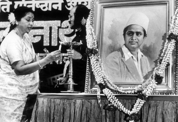 बहुमुखी प्रतिभा और गहराई की रानी आशा ताई को श्रद्धांजलि अर्पित की गई