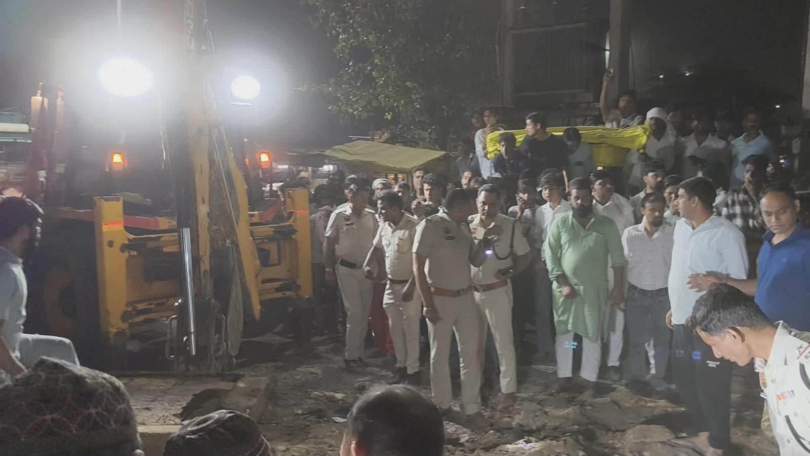 Two sanitation workers die cleaning sewer in Nuh, one critical: ‘Inhaled toxic fumes’