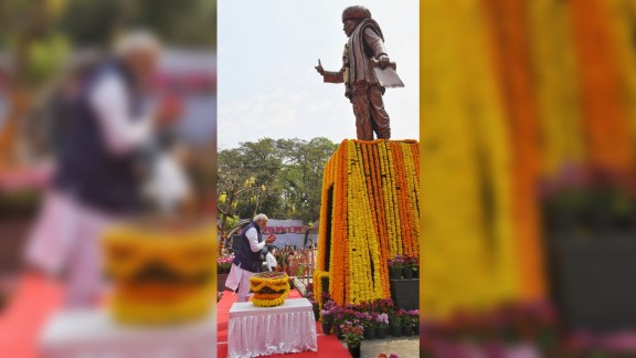 PM Modi pays tribute to Phule, Phule birth anniversary, Modi pays tribute to Phule on birth anniversary, Jyotirao Phule, Narendra Modi, Indian express news, current affairs