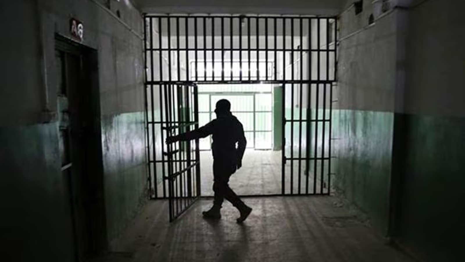 Overcrowding, open bathing spaces for women among major issues in Odisha prisons: CAG report