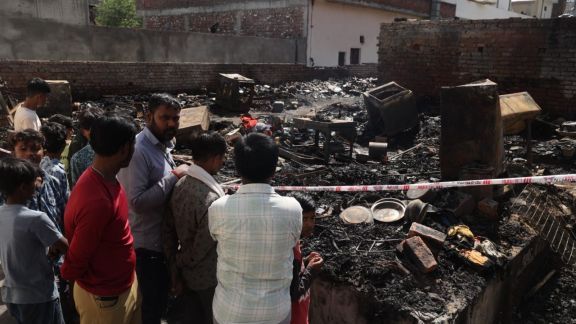 it broke out around 12.45 am and spread rapidly due to inflammable scrap materials used in the construction of the makeshift structures.