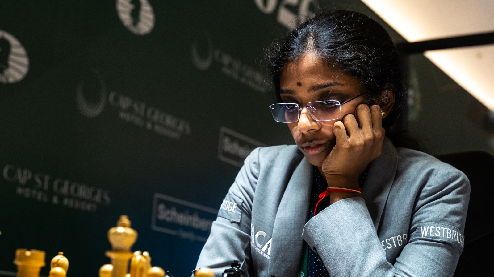 Candidates 2026: Vaishali surges into sole lead; Praggnanandhaa loses to nemesis Javokhir Sindarov